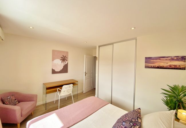 Villa in Saint-Gilles les Bains - *VILLA FLORAYA* - heated pool and ocean view Villa in Saint-Gilles les Bains - *VILLA FLORAYA* - heated pool and ocean view