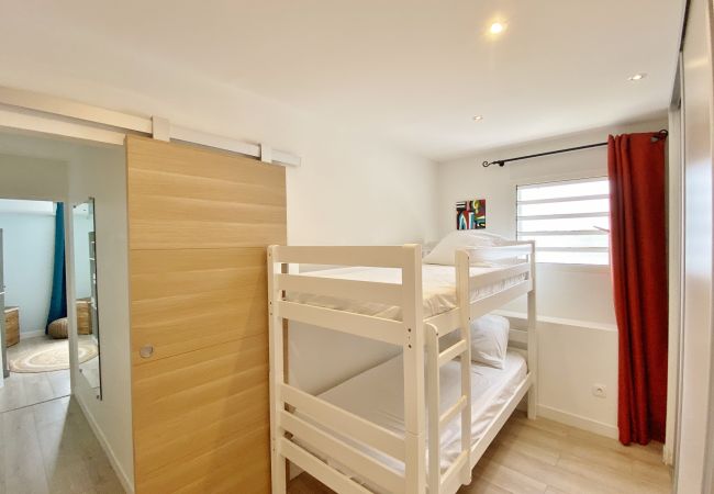 Villa in Saint-Gilles les Bains - *VILLA FLORAYA* - heated pool and ocean view Villa in Saint-Gilles les Bains - *VILLA FLORAYA* - heated pool and ocean view