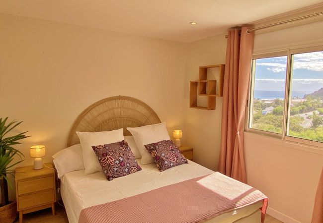 Villa in Saint-Gilles les Bains - *VILLA FLORAYA* - heated pool and ocean view Villa in Saint-Gilles les Bains - *VILLA FLORAYA* - heated pool and ocean view