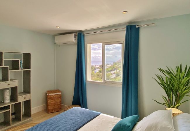 Villa in Saint-Gilles les Bains - *VILLA FLORAYA* - heated pool and ocean view Villa in Saint-Gilles les Bains - *VILLA FLORAYA* - heated pool and ocean view