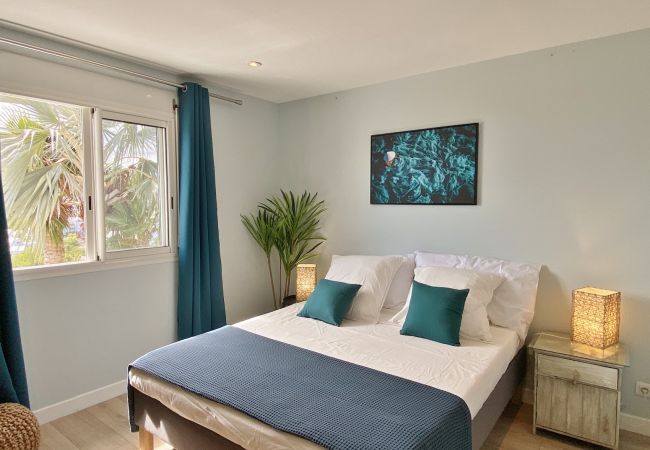 Villa in Saint-Gilles les Bains - *VILLA FLORAYA* - heated pool and ocean view Villa in Saint-Gilles les Bains - *VILLA FLORAYA* - heated pool and ocean view