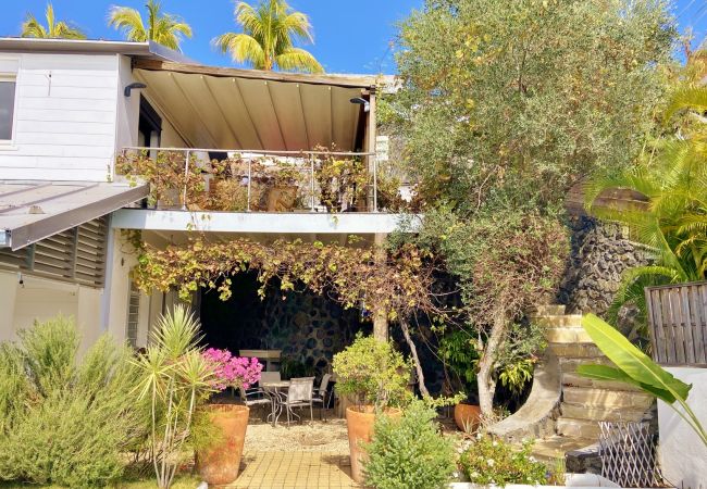 Villa in Saint-Gilles les Bains - *VILLA FLORAYA* - heated pool and ocean view Villa in Saint-Gilles les Bains - *VILLA FLORAYA* - heated pool and ocean view