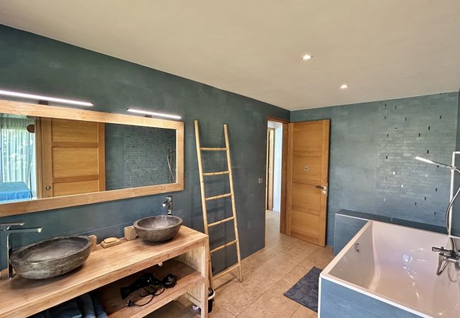 Villa in Ermitage Les Bains - *VILLA DES SONGES* - heated pool and lagoon Villa in Ermitage Les Bains - *VILLA DES SONGES* - heated pool and lagoon