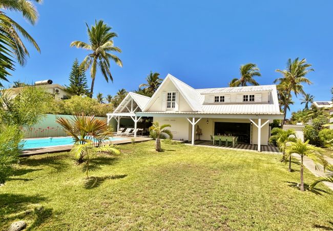 Villa in Saline les Bains - *VILLA FLEUR DE LUNE* - heated pool and lagoon Villa in Saline les Bains - *VILLA FLEUR DE LUNE* - heated pool and lagoon