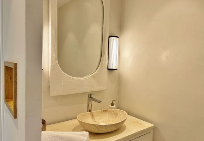 Villa in Saline les Bains - *VILLA FLEUR DE LUNE* - heated pool and lagoon Villa in Saline les Bains - *VILLA FLEUR DE LUNE* - heated pool and lagoon