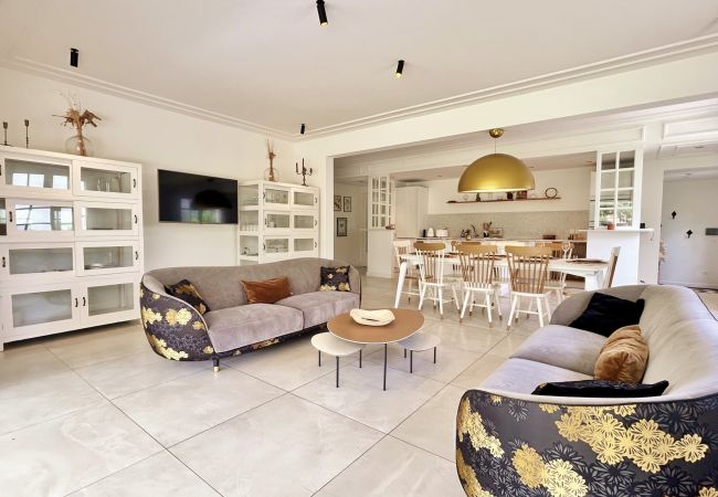 Villa in Saline les Bains - *VILLA FLEUR DE LUNE* - heated pool and lagoon Villa in Saline les Bains - *VILLA FLEUR DE LUNE* - heated pool and lagoon