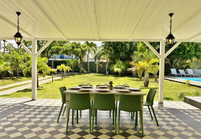 Villa in Saline les Bains - *VILLA FLEUR DE LUNE* - heated pool and lagoon Villa in Saline les Bains - *VILLA FLEUR DE LUNE* - heated pool and lagoon