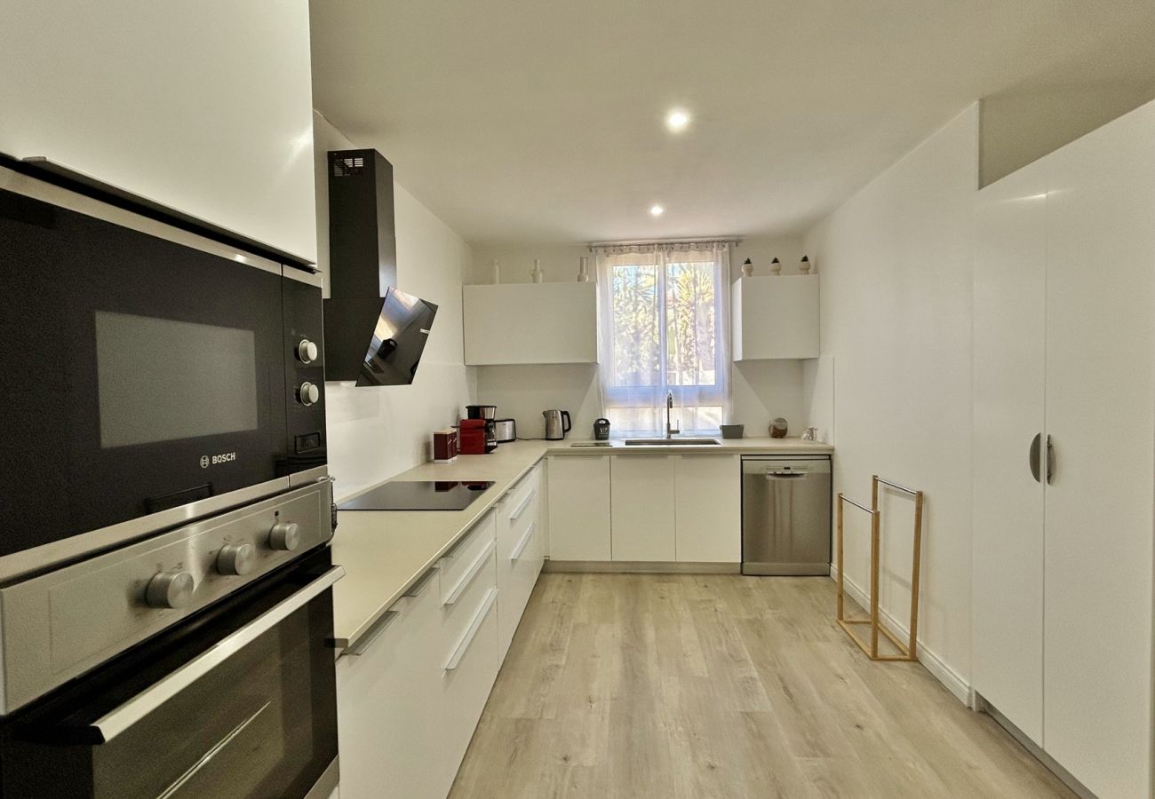 Fully equipped kitchen