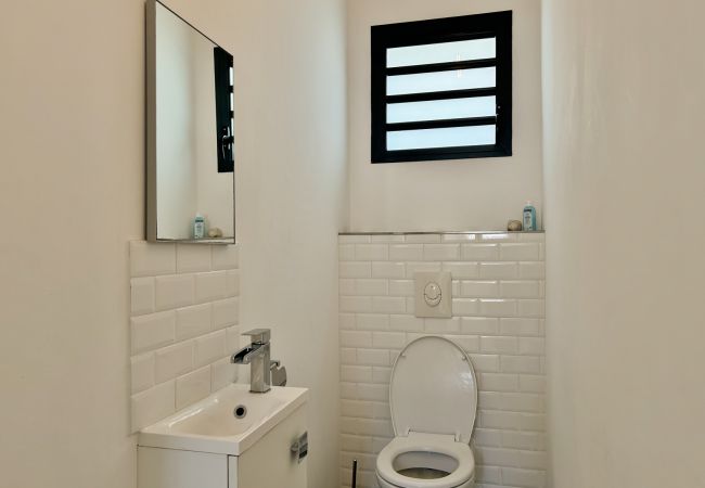 Villa in Saint-Gilles les Bains - *VILLA RAVENALE* - Ocean 150 m away Villa in Saint-Gilles les Bains - *VILLA RAVENALE* - Ocean 150 m away