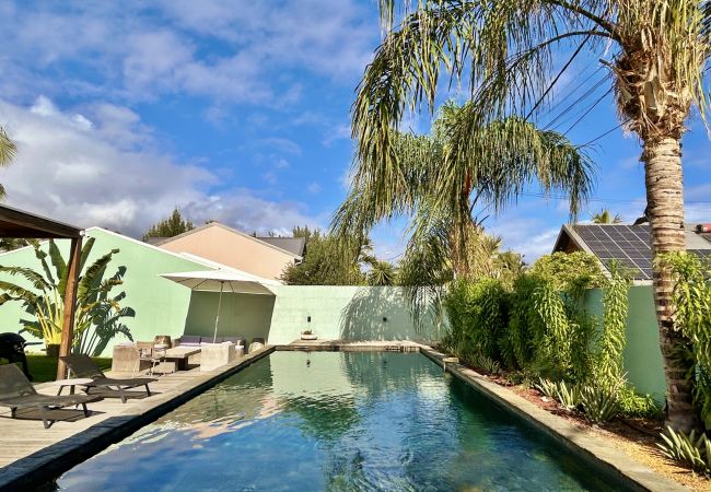 Villa in Saint-Gilles les Bains - *VILLA RAVENALE* - Ocean 150 m away Villa in Saint-Gilles les Bains - *VILLA RAVENALE* - Ocean 150 m away