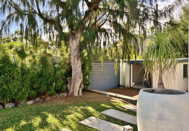 Villa in Saint-Gilles les Bains - *VILLA RAVENALE* - Ocean 150 m away Villa in Saint-Gilles les Bains - *VILLA RAVENALE* - Ocean 150 m away