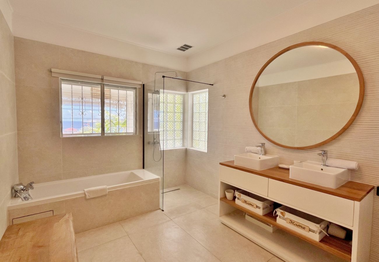 Villa in Saint-Gilles les Bains - *VILLA VÉNUS* - pool and sea view