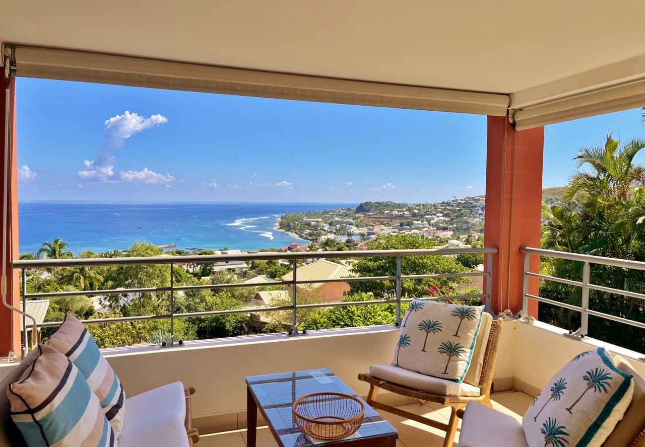 Terrace with outdoor lounge and ocean view apartment Saint-Gilles Reunion Island