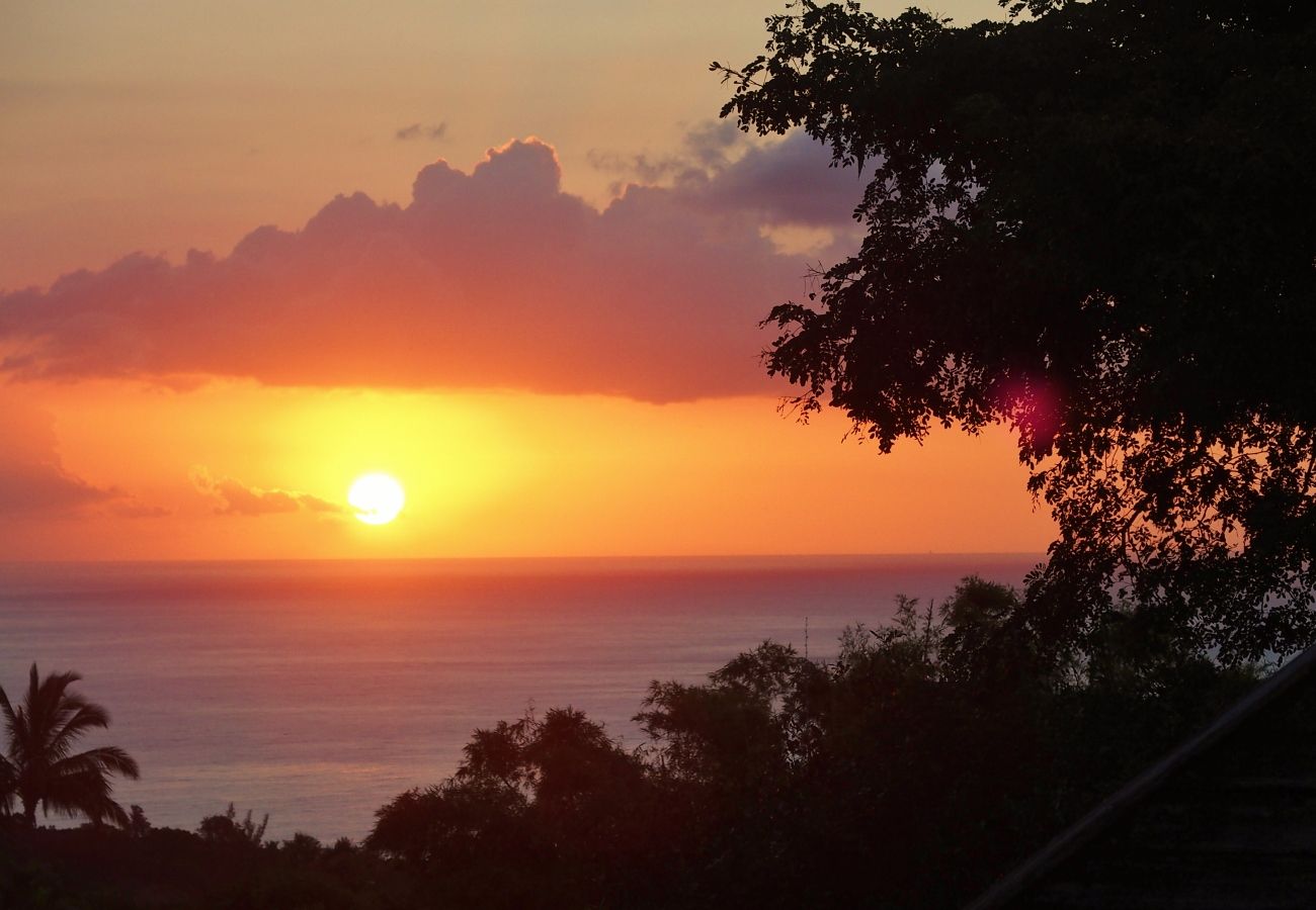 Cette location de vacances offre une belle vue sur coucher de soleil