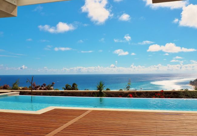 Villa à Saint-Gilles les Bains - *VILLA BEL HORIZON* - piscine chauffée jacuzzi Villa à Saint-Gilles les Bains - *VILLA BEL HORIZON* - piscine chauffée jacuzzi