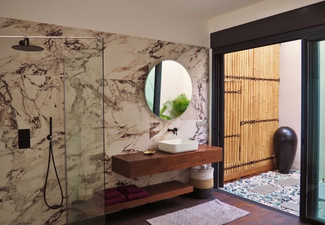 Villa à Saint-Gilles les Bains - *VILLA BEL HORIZON* - piscine chauffée jacuzzi Villa à Saint-Gilles les Bains - *VILLA BEL HORIZON* - piscine chauffée jacuzzi