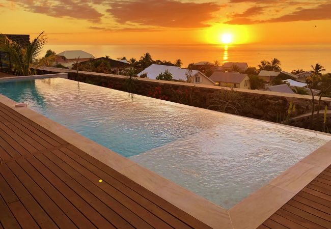 Villa à Saint-Gilles les Bains - *VILLA BEL HORIZON* - piscine chauffée jacuzzi Villa à Saint-Gilles les Bains - *VILLA BEL HORIZON* - piscine chauffée jacuzzi