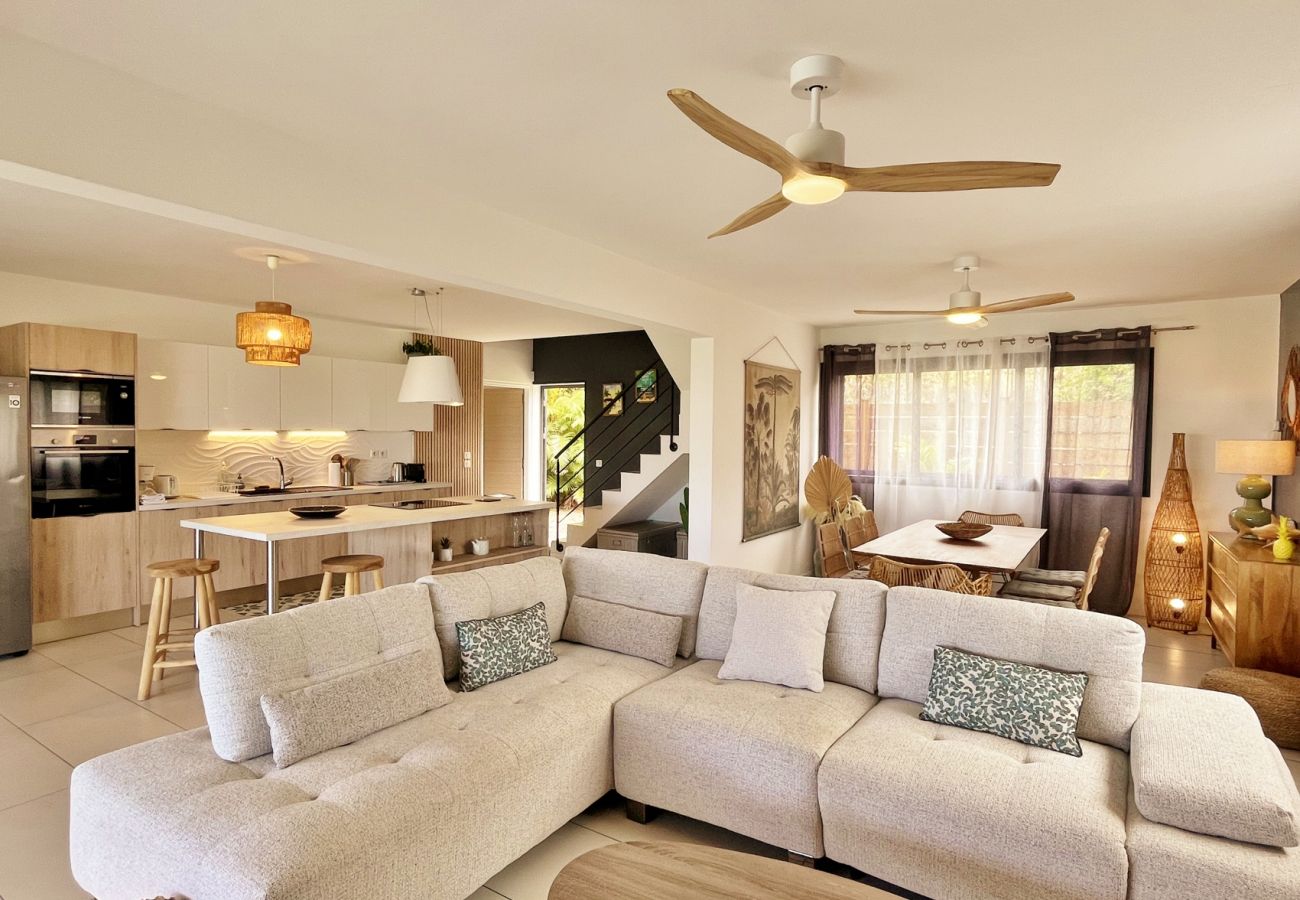 Villa en location saisonnière avec bel espace de vie