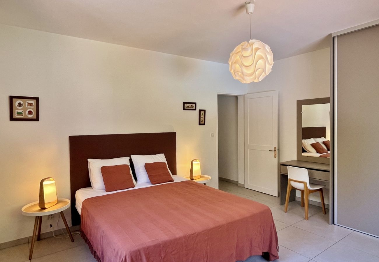 Location saisonnière avec 4 chambres et piscine à la réunion