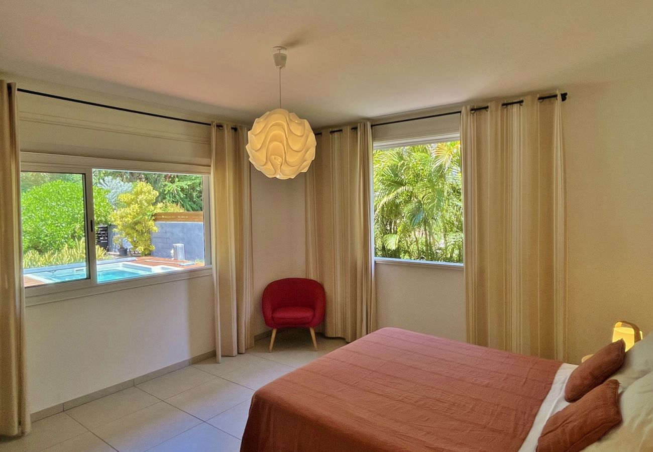 Maison de vacances avec 4 chambres proche du lagon