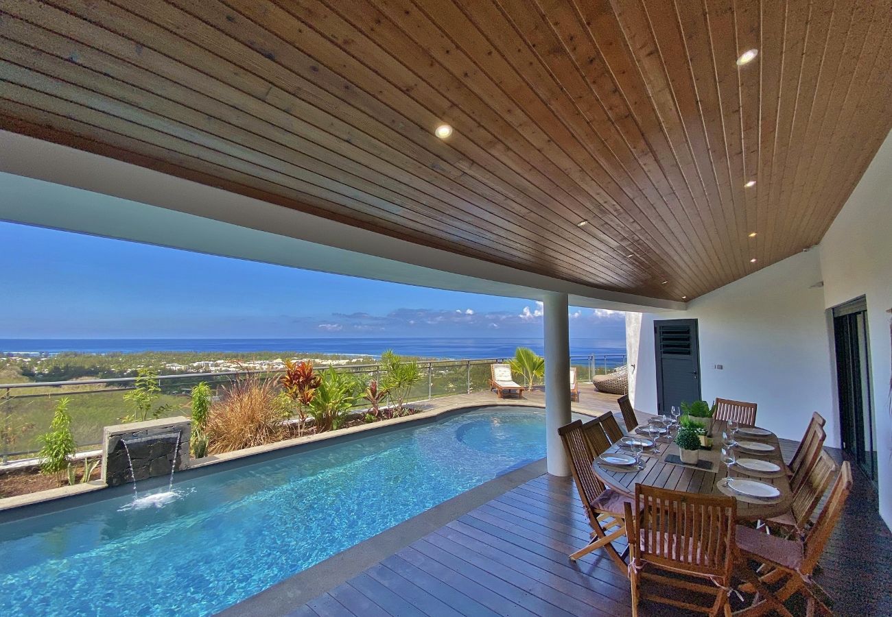 Une maison de vacances Tropical Home avec piscine