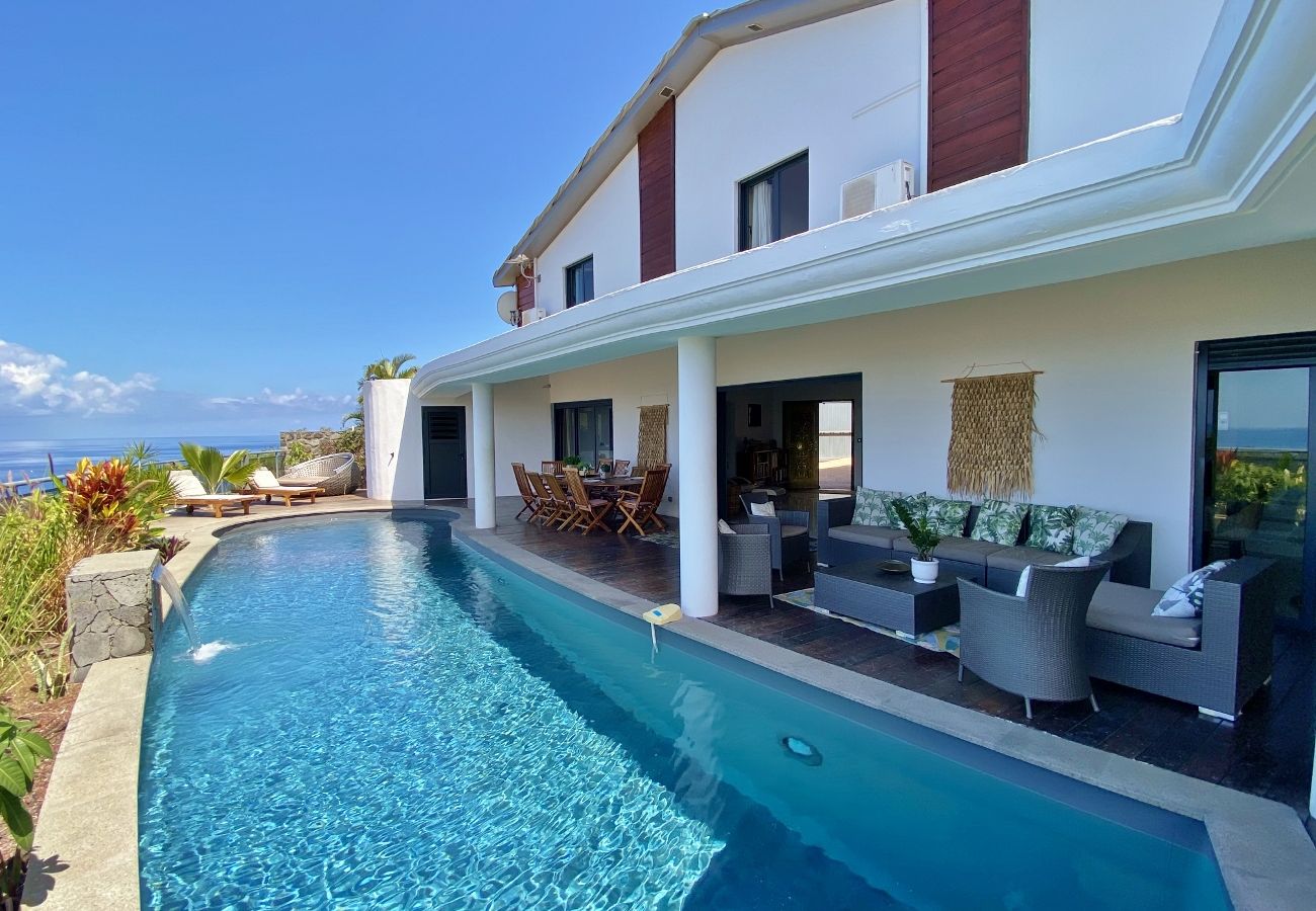 Location de villa de luxe à la Réunion avec piscine