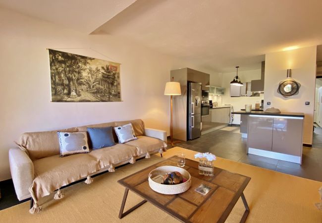 Maison mitoyenne à Saint-Gilles les Bains - *VILLA EDEN BEACH* - devant l'océan Maison mitoyenne à Saint-Gilles les Bains - *VILLA EDEN BEACH* - devant l'océan