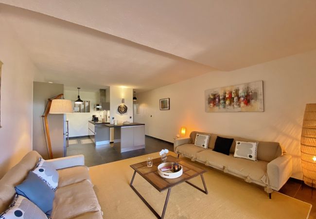 Maison mitoyenne à Saint-Gilles les Bains - *VILLA EDEN BEACH* - devant l'océan Maison mitoyenne à Saint-Gilles les Bains - *VILLA EDEN BEACH* - devant l'océan