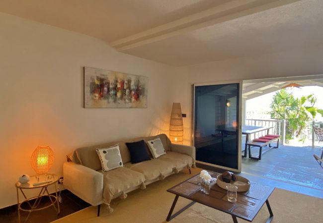 Maison mitoyenne à Saint-Gilles les Bains - *VILLA EDEN BEACH* - devant l'océan Maison mitoyenne à Saint-Gilles les Bains - *VILLA EDEN BEACH* - devant l'océan