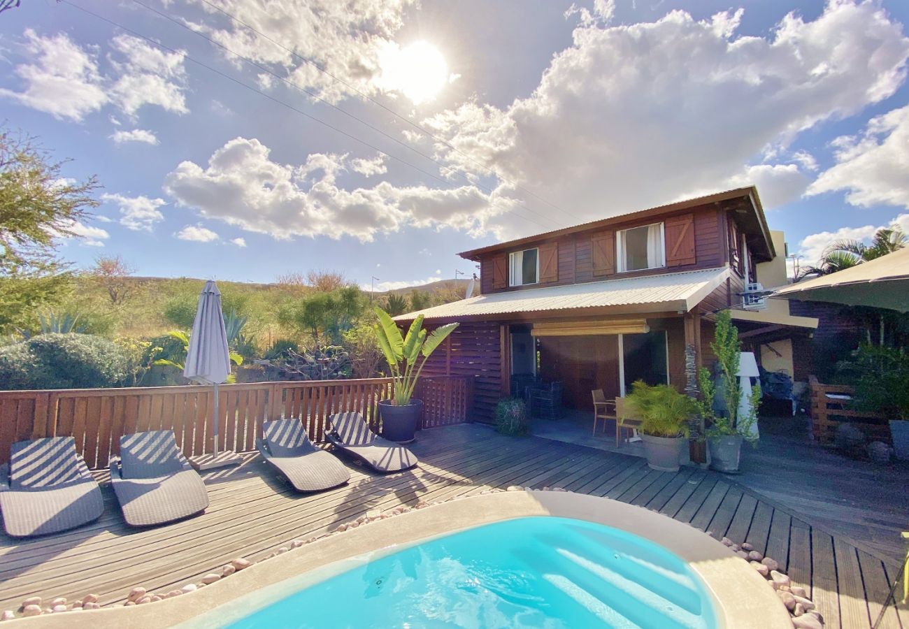 Une maison de vacances avec piscine à la Réunion