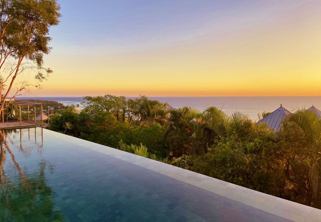 Location villa de luxe avec piscine et vue océan