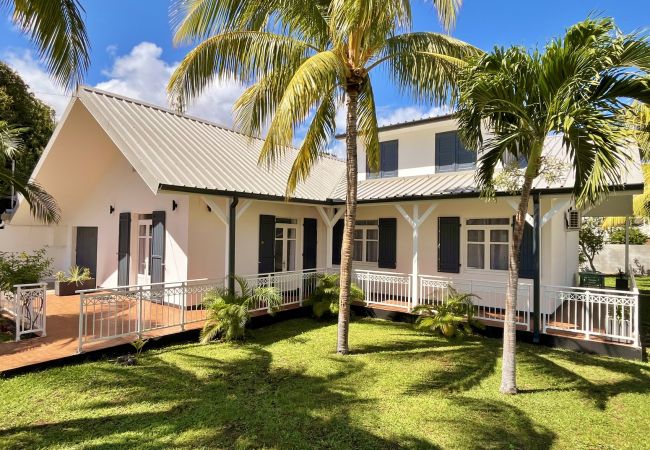 Villa sous les Palmes : location saisonnière 974 la saline
