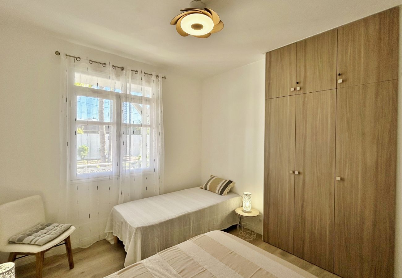 Chambre 2 avec rangements