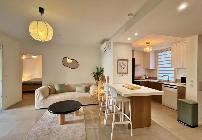 Appartement en location saisonnière à l’Ermitage, Réunion, 2 chambres, proche lagon et piscine