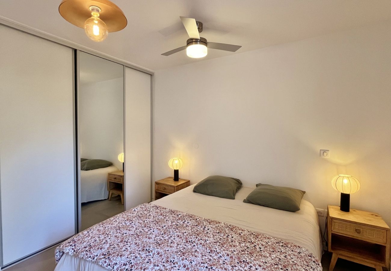 Chambre climatisée placard rangement location vacances Réunion