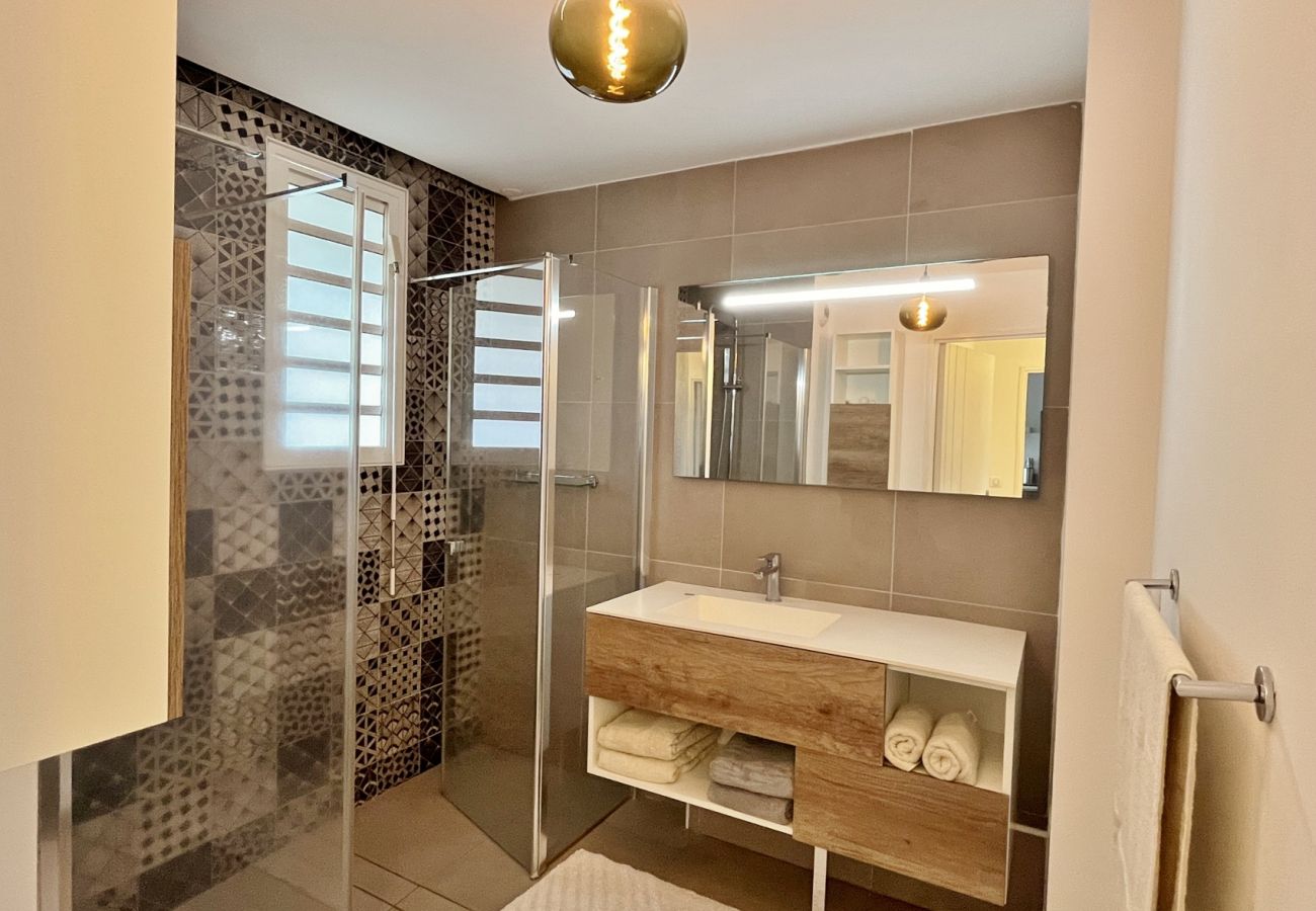 Salle de bains douche appartement location Réunion