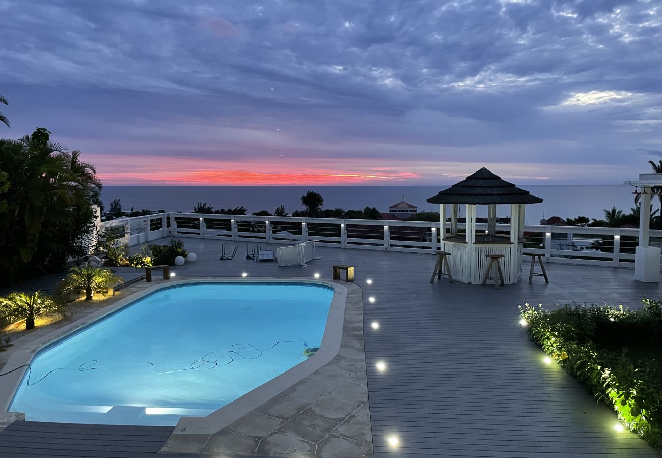 Villa à Saint-Gilles les Bains - *VILLA VÉNUS* - piscine et vue mer