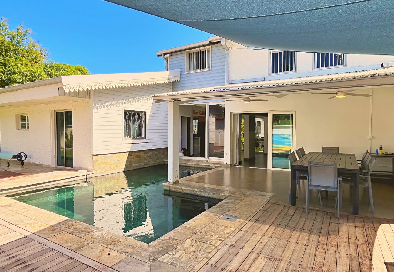 Location saisonnière Villa Kap Corail avec piscine Saint-Gilles 974